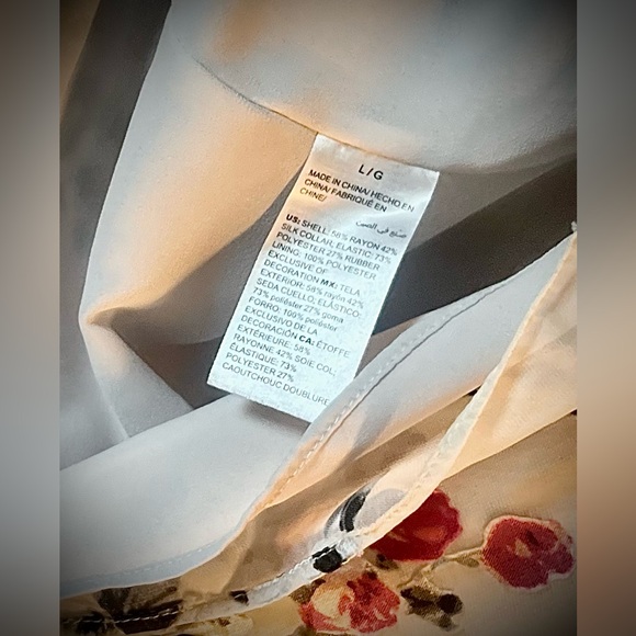 White House Black Market Floral Print Blouse - Picture 6 of 7